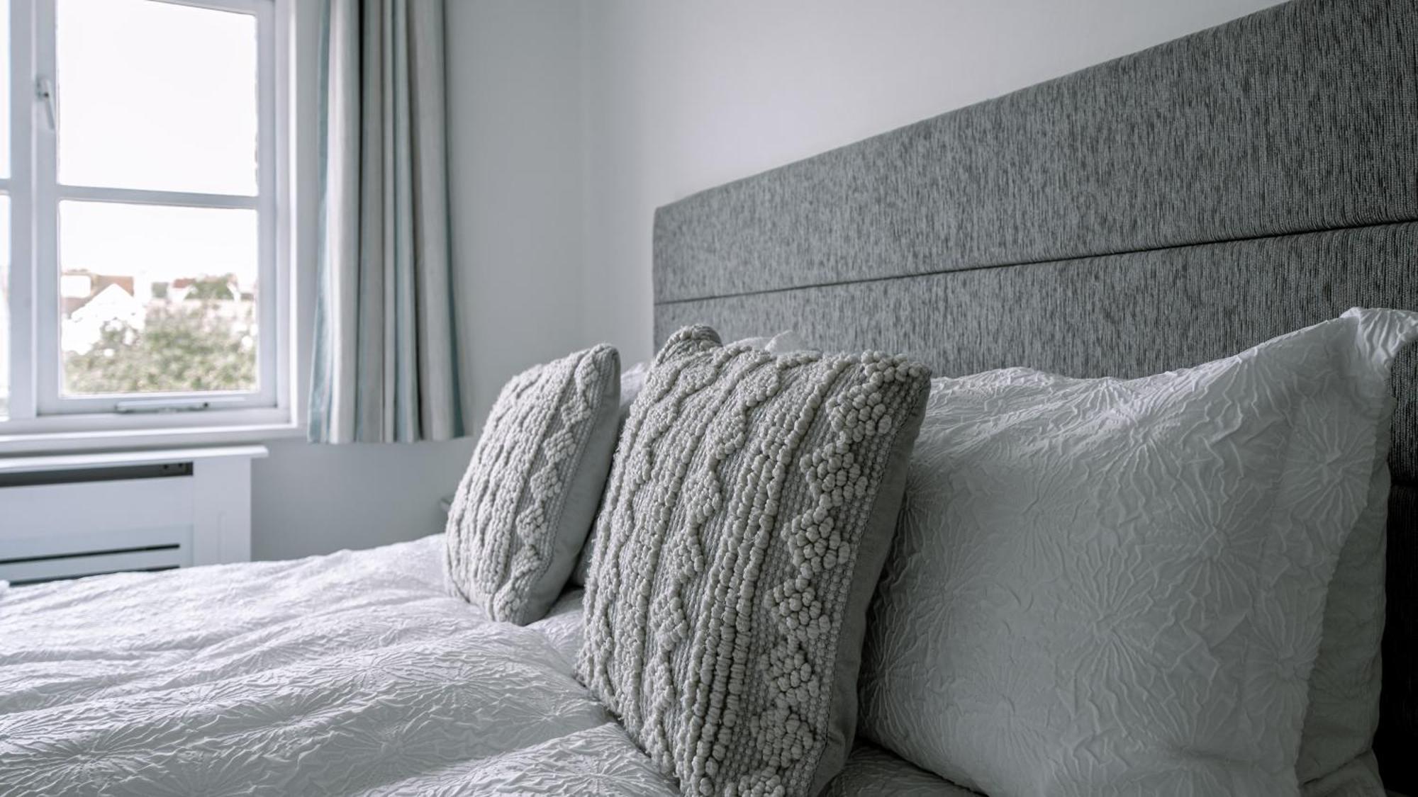 Hightide - 2 Bed With Parking, Balcony & Sea View. Daire Swanage Dış mekan fotoğraf